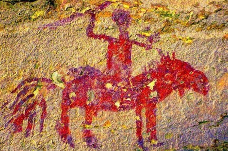بعد جمجمة “ⵉⵖⵓⴷ Ighoud”.. اكتشاف رسومات جديدة في زاكورة تعود إلى ما قبل التاريخ Amazigh-zagoura