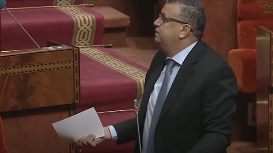 “تَاضَا تَمْغْرَبيتْ” ترد على وزير العدل بشأن التواصل باللغة الأمازيغية