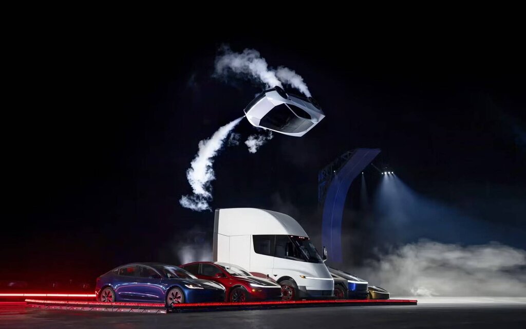 721898-tesla-devoile-sa-nouvelle-roadster-et-elle-vole